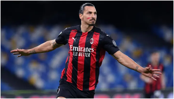 Zlatan Ibrahimovic celebrates after scoring during the Serie A match between SSC Napoli and AC Milan at Stadio San Paolo. Photo by Francesco Pecoraro.