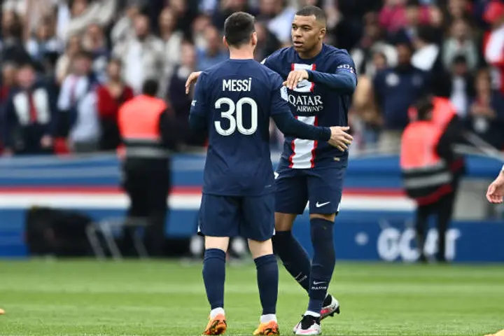 PSG : « Joyeux anniversaire légende », le beau message de Kylian Mbappé  pour les 36 ans de Lionel Messi - Le Parisien