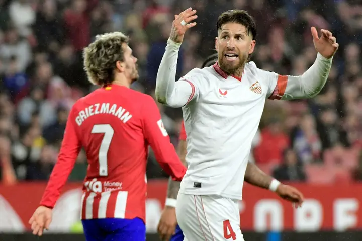 Sergio Ramos' (R) Sevilla defeated Atletico Madrid to string together two victories in a row for the first time this season