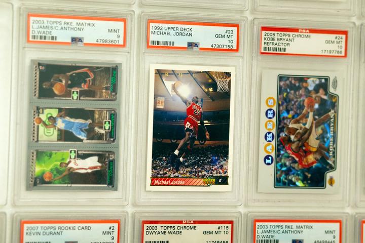 how-to-tell-if-sports-cards-are-worth-money-a-detailed-guide-to