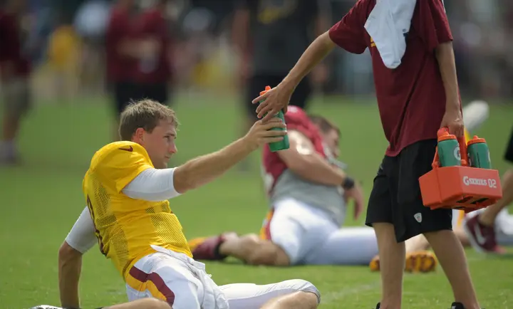 How to Be a Water Boy for the NFL - SportsRec