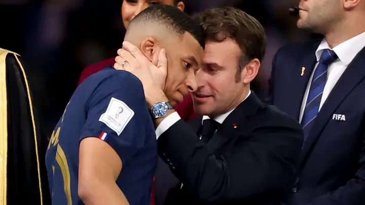 Kylian Mbappe, Emmanuel Macron, PSG, transfer