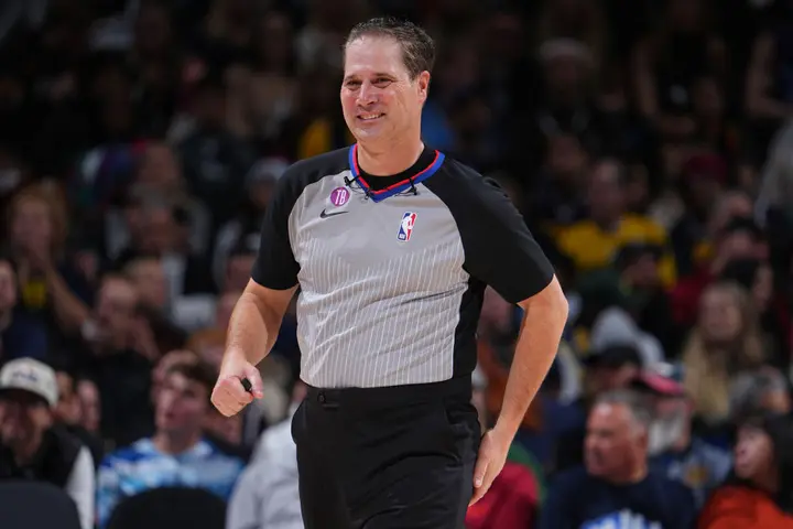 Basketball Referee Signals: What They All Mean (With Images)