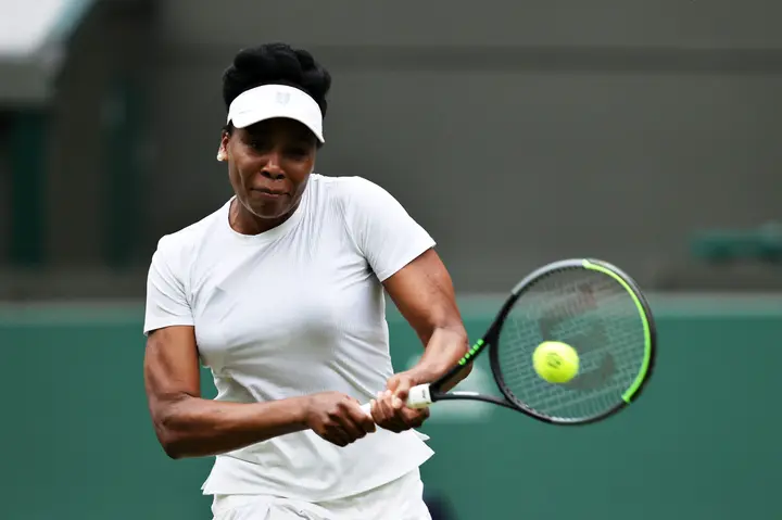Who is richer between Venus and Serena?