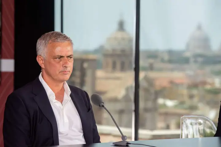 Jose Mourinho 'attacks' Man United and Tottenham after starting new role at Roma