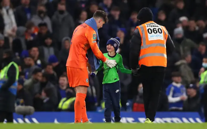 Kepa Arrizabalaga: Heartwarming footage of Chelsea keeper as he saves young pitch invader from steward
