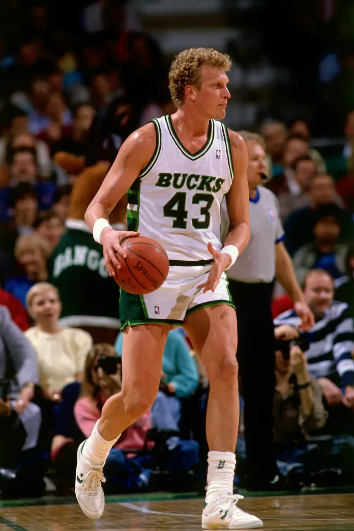 Jack Sikma is the best free throw shooting center in the history of the NBA.